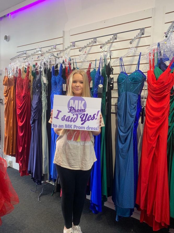 MK-Prom_April2023-HappyClients (3)