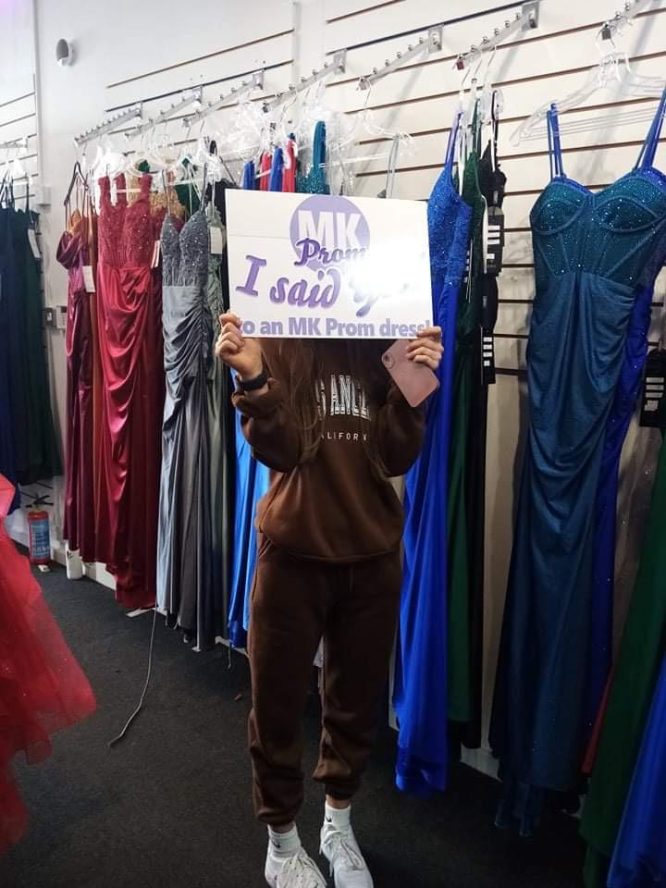 MK-Prom_April2023-HappyClients (9)